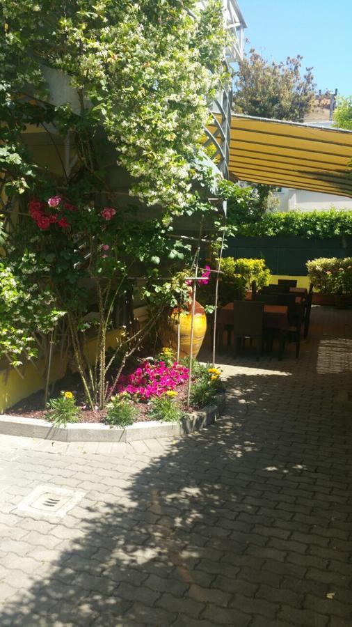 Hotel Illi Marina di Massa Ngoại thất bức ảnh