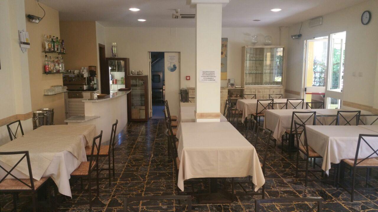 Hotel Illi Marina di Massa Ngoại thất bức ảnh