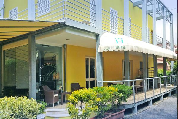 Hotel Illi Marina di Massa Ngoại thất bức ảnh