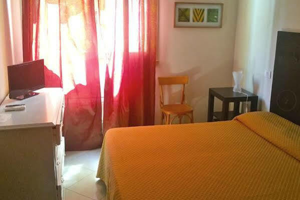 Hotel Illi Marina di Massa Ngoại thất bức ảnh